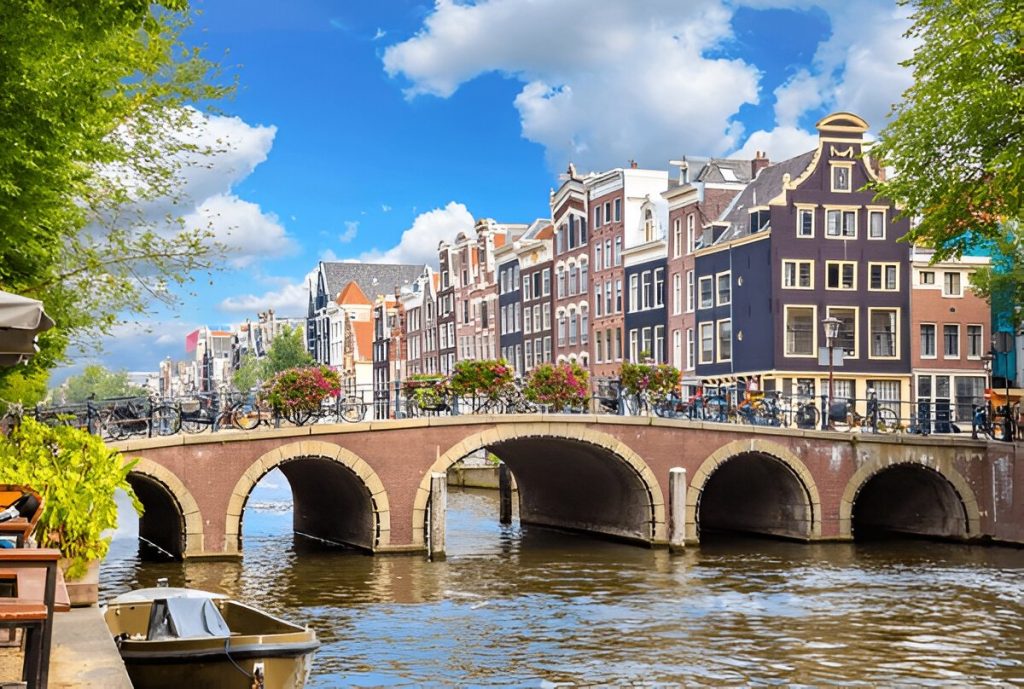 Visa Consultant in Dubai Amsterdam, Netherlands – Culture Meets Canals
